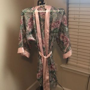 Victoria secret satin paisley kimono robe